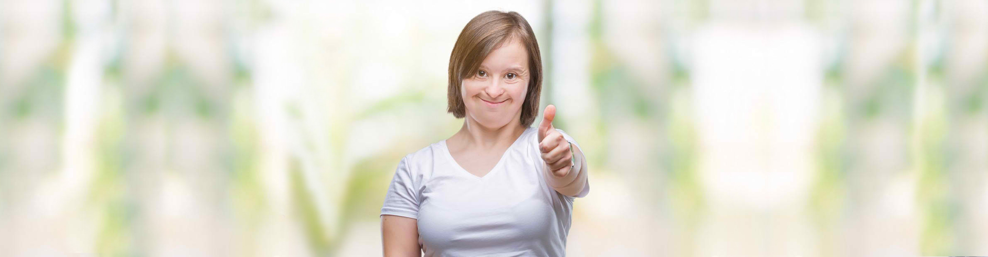 girl doing thumbs-up